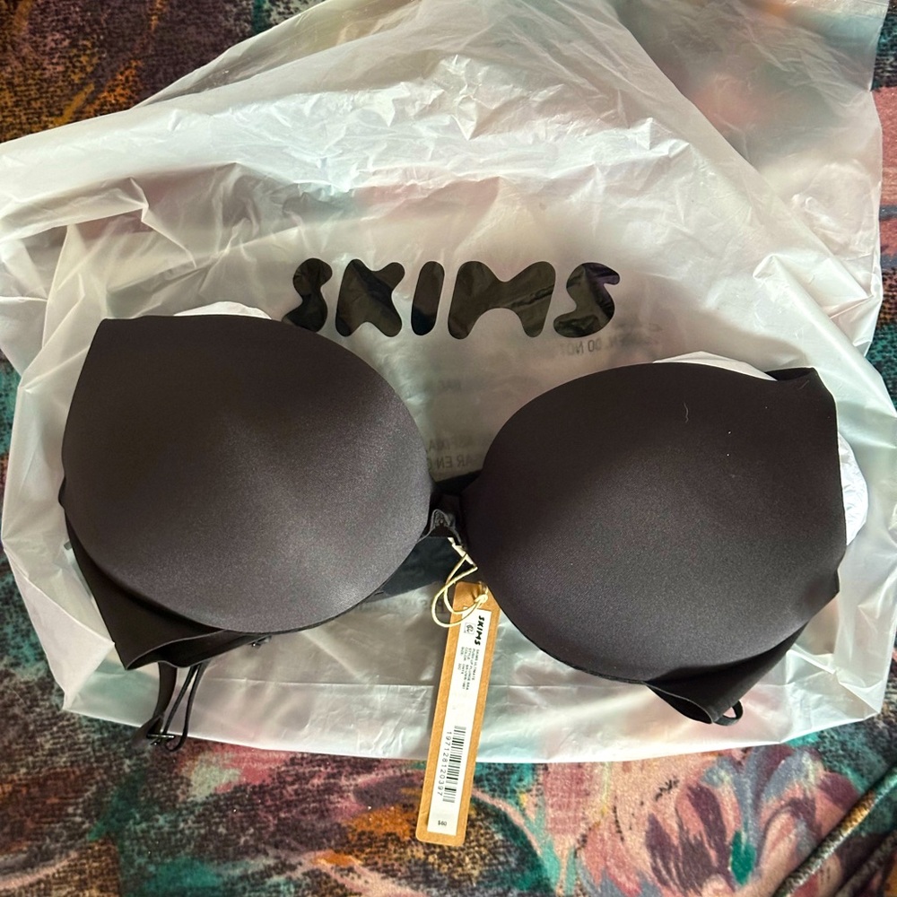 SKIMS Onyx Push-Up Plunge Bra